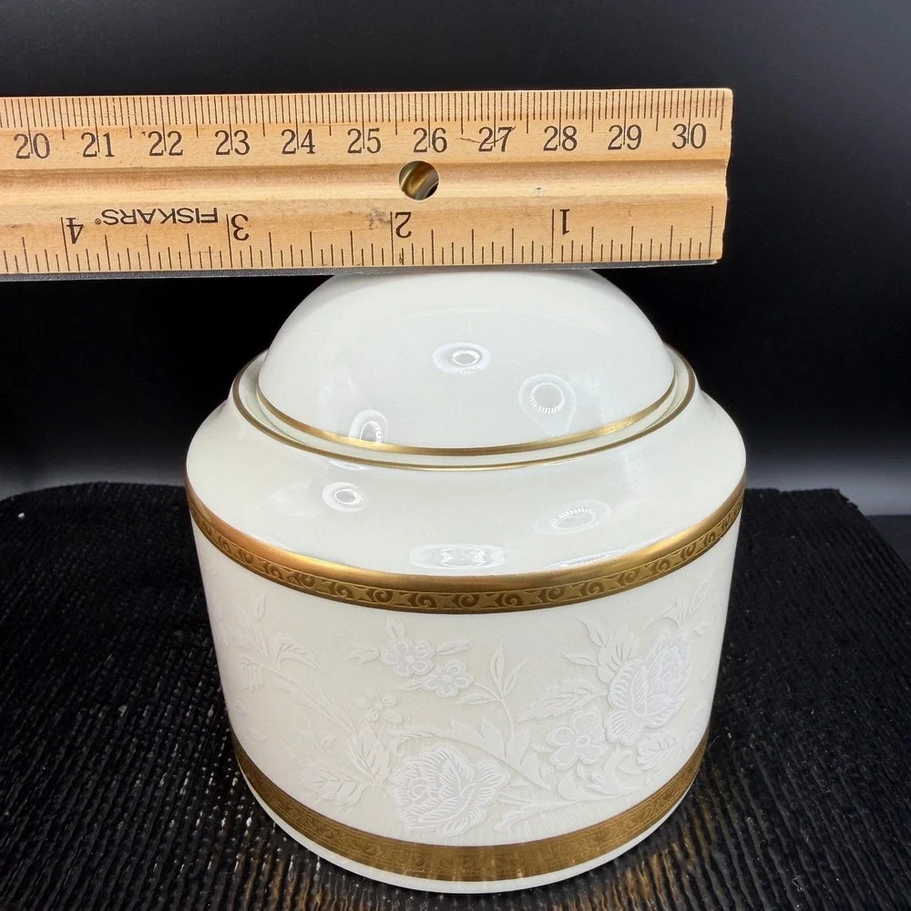 Mikasa Antique Lace L5531 Creamer and Sugar Bowl Set Gold Trim Fine China Japan‎